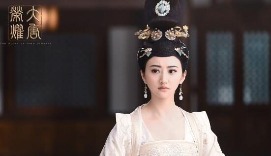 大唐荣耀出装攻略（玩转大唐荣耀，了解最佳出装搭配和策略）