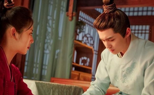 以君子攻略纳兰伏离穆(纳兰伏离穆的成长与改变)