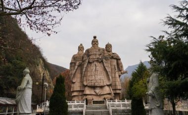 王者荣耀(打造无敌输出!暗度陈仓出装顺序一览)