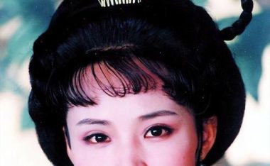 婉儿召唤神龙攻略(掌握关键装备,让婉儿成为绝世神龙!)