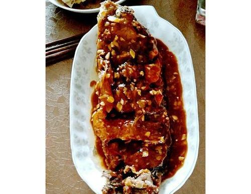 探秘创造与魔法中的糖醋鲤鱼制作方法（游戏中的美食制作，让你在虚拟世界也能享受美食）